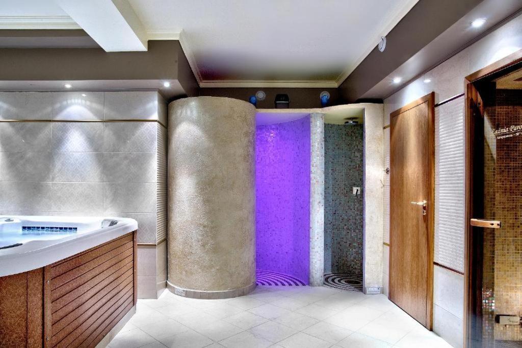 Hotel Dwor Czarneckiego Porosły Exteriér fotografie