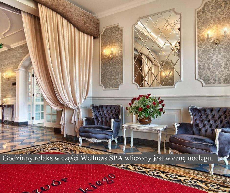 Hotel Dwor Czarneckiego Porosły Exteriér fotografie