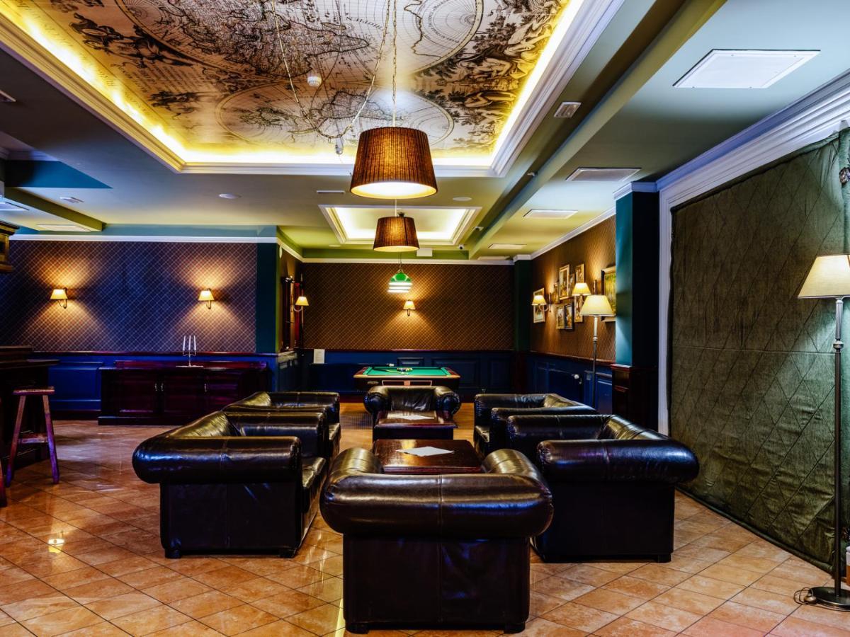 Hotel Dwor Czarneckiego Porosły Exteriér fotografie